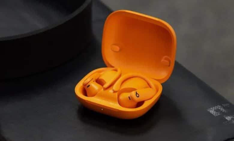 آبل تكشف عن سماعات Beats PowerBeats Pro 2 بميزة تتبع نبضات القلب