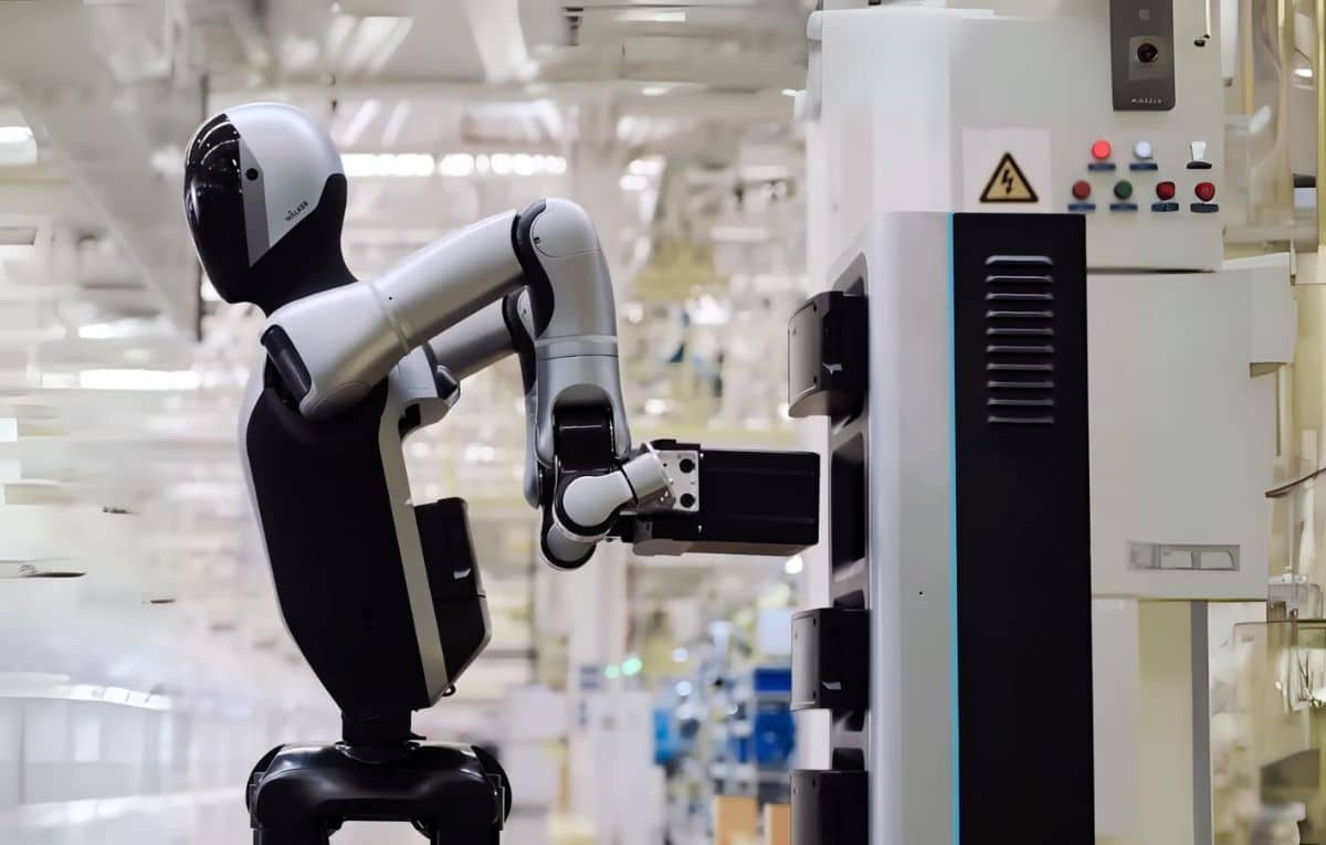 كيف يهدد روبوت "Walker S2" الصيني مستقبل الوظائف؟